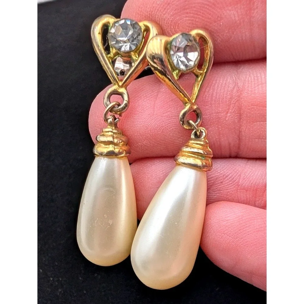 Vintage Gold Tone Faux Pearl Teardrop Heart Rhinestone Dangle Pierced Earrings